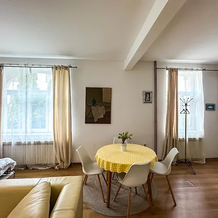 With Private Parking شقة